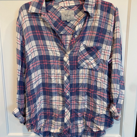 Rails NWOT Hunter Plaid Button-Up Shirt
RAILS - Picture 7 of 11